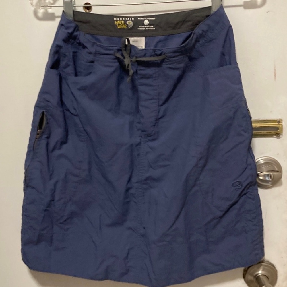 Adorable Mountain Hardwear Hiking Skirt Size 4